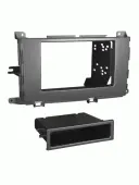 Metra 99-8229S Single or Double DIN Installation Dash Kit for 2011 Toyota Sienna Used