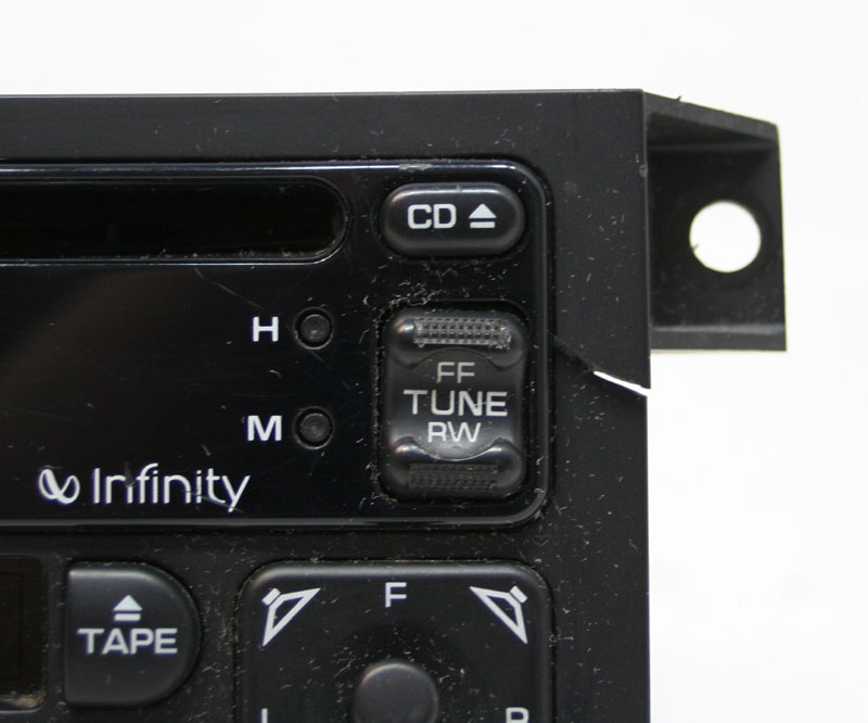 Chrysler Voyager 2001-2002 Factory Infinity Stereo AM/FM Tape & CD