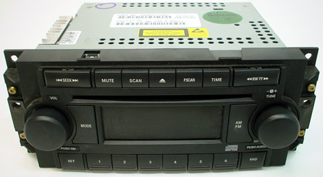 2006-2007 Mitsubishi Raider Factory Receiver Radio CD player UConnect