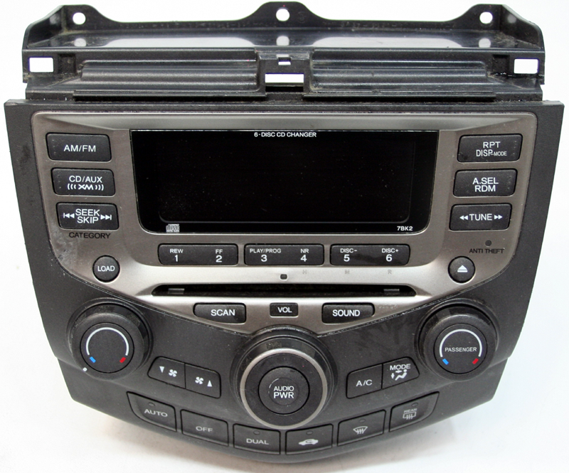 20062007 Honda Accord Factory 6 Disc Changer CD Player R2182