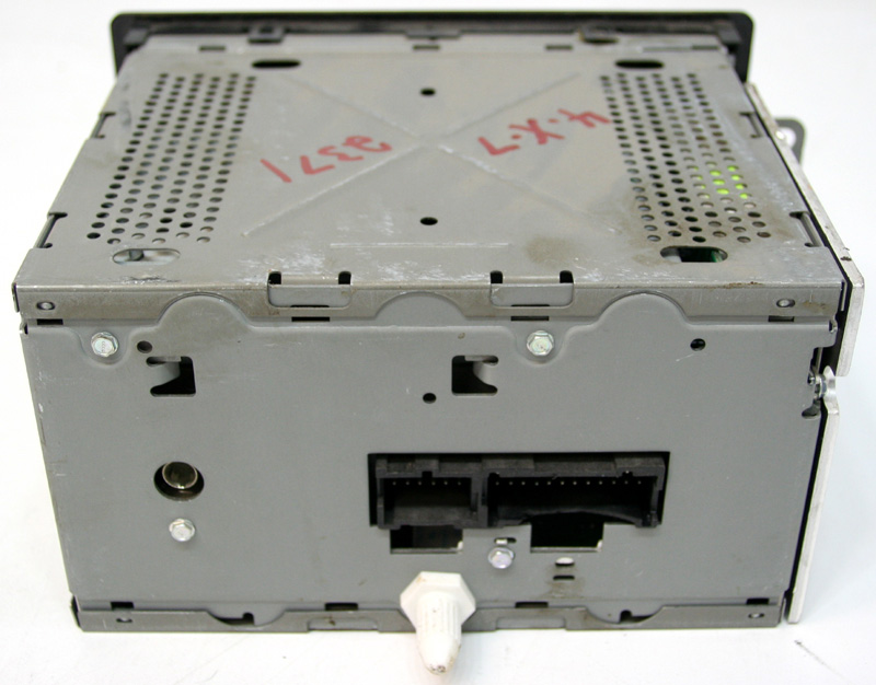 2005 2006 GMC Yukon Factory Stereo Tape CD Player OEM Radio - R-2371-13